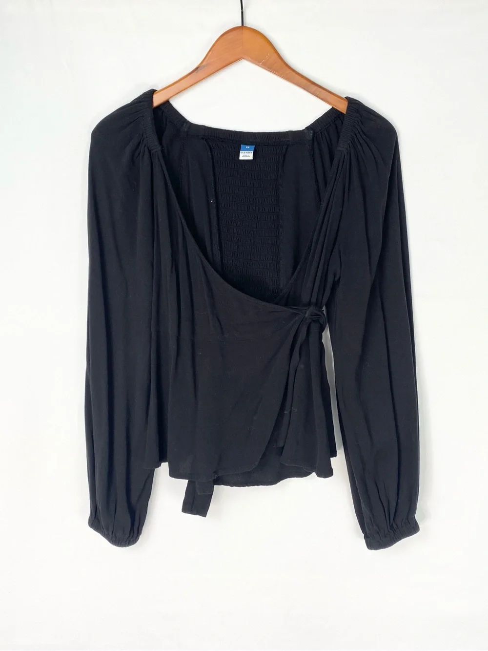 Old Navy Wrap Tie Blouse Black Long Sleeve Smocked Size XS - Picture 1 of 6